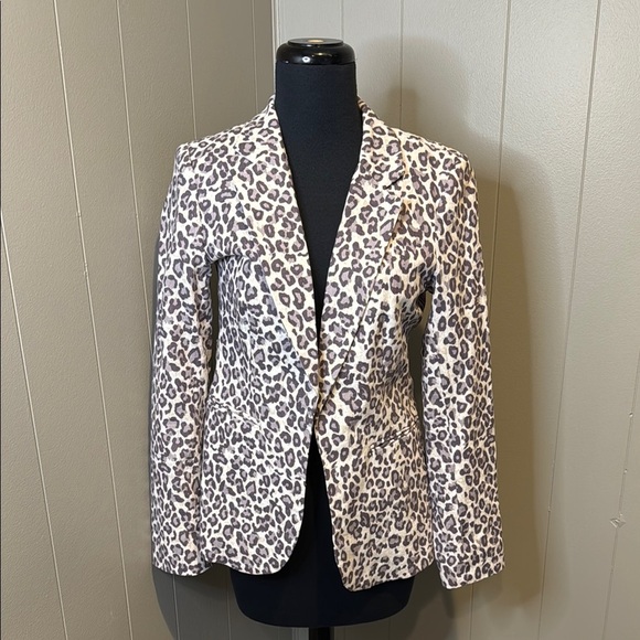 Rachel Zoe Women’s Small Blazer with Tailored Fit and Notched Lapel - Picture 1 of 4